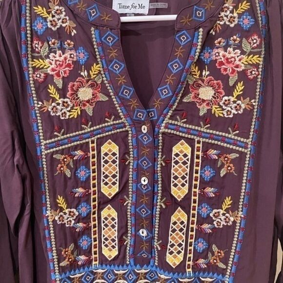 Time for Me Embroidered Tunic Size Small - Picture 2 of 6
